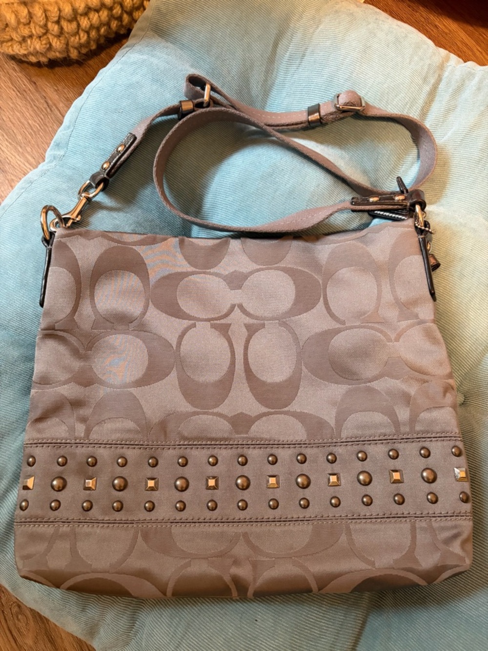 Coach Silver Gray Signature Jacquard Print Shaped Studded Crossbody Purse